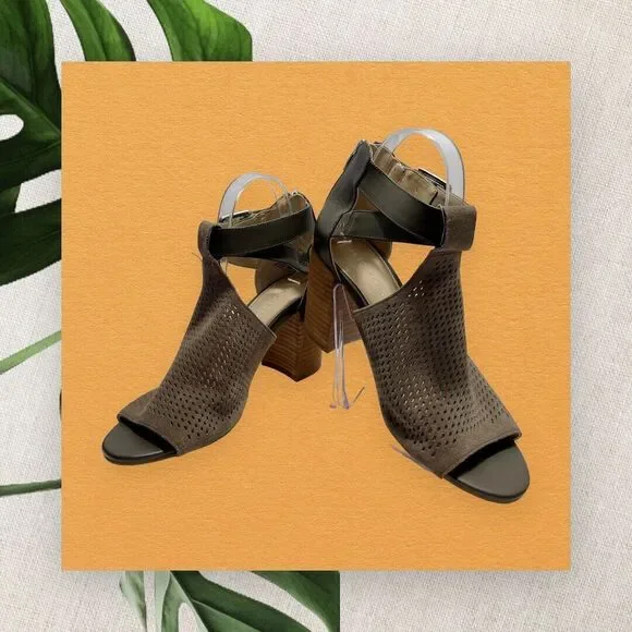 Marc Fisher Gabie Heels Grey Taupe Suede Cutout Block Heel Open Toe Cage Size 8M - Picture 1 of 13
